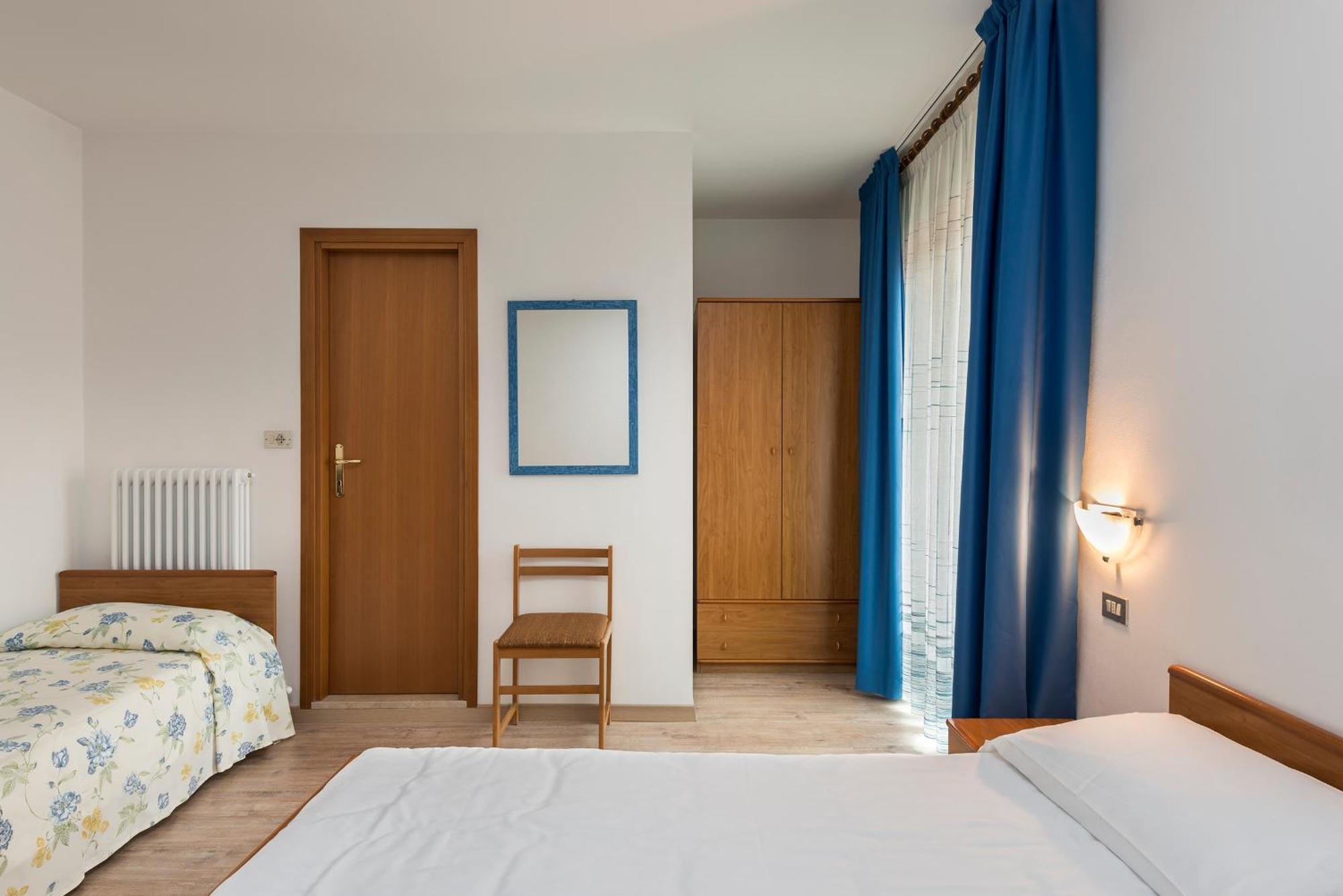 Hotel Villa Al Vento Torbole Sul Garda Chambre photo