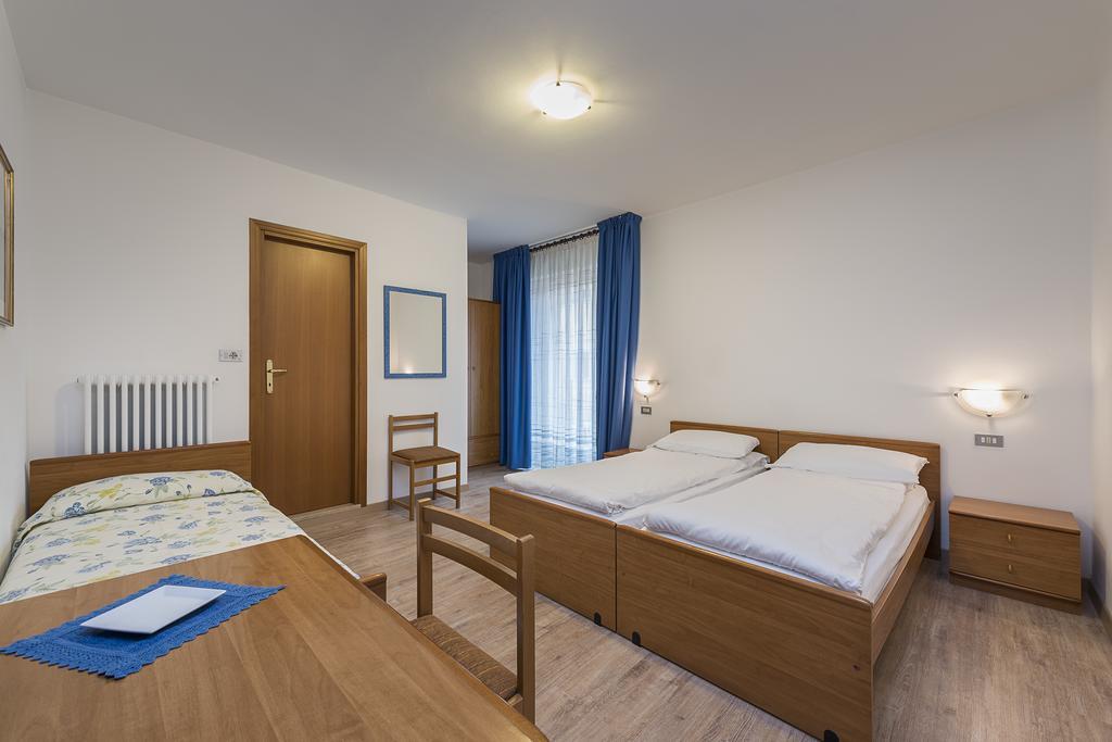 Hotel Villa Al Vento Torbole Sul Garda Chambre photo
